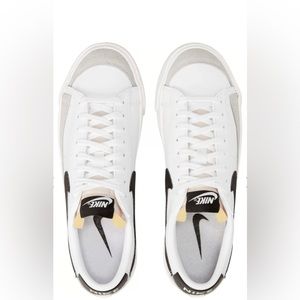 Nike Women's Blazer '77 Low Shoes